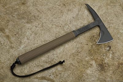 它是斧头中的精品之作,美洲土著居民的近战武器,锋利无比